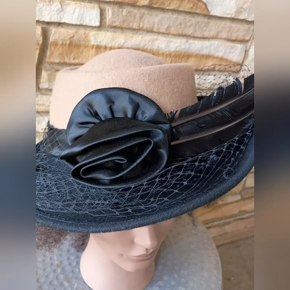 Vintage Michael Howard Mr Charles 100% Wool Ladies Hat